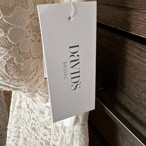 Lace wedding dress. New.